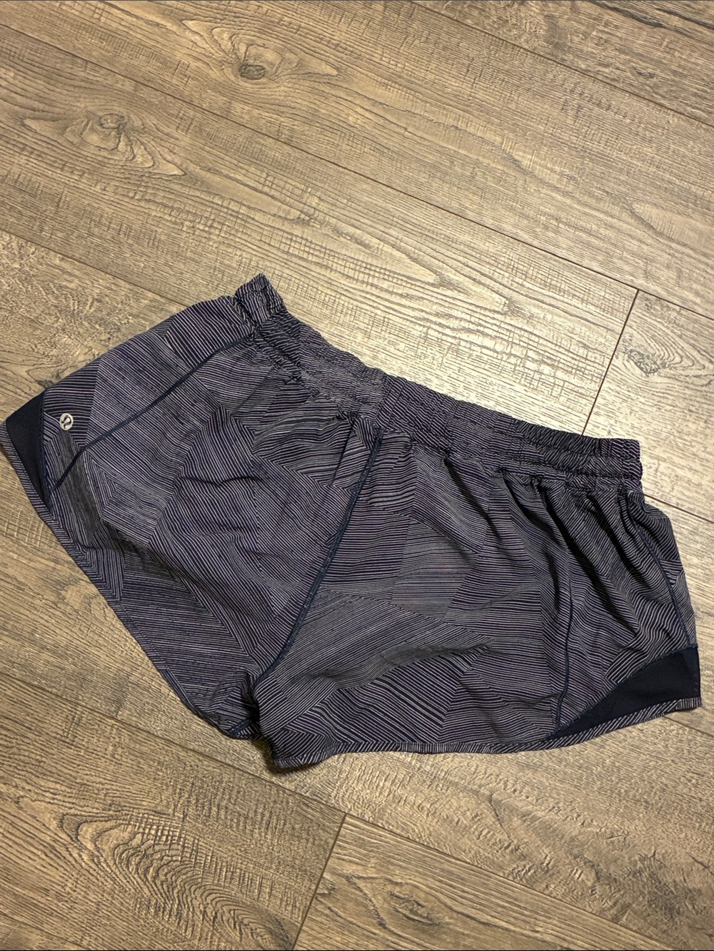 Lululemon Hotty Hot Discontinued 2017 color — Etch Hail Midnight Navy Sz: 12 EUC
